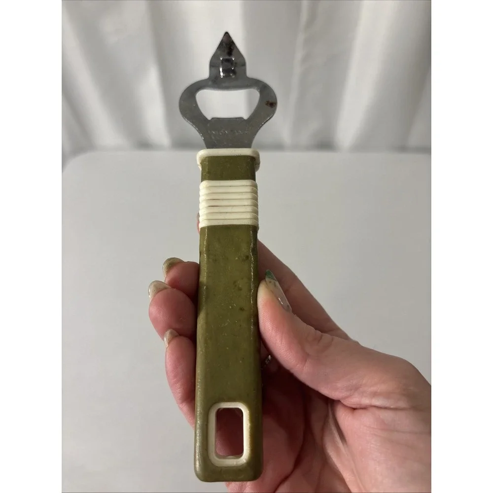 Vintage Kitchen Avacodo Green‎ Bottle Jar Opener Church Key Utensil Lid Lift